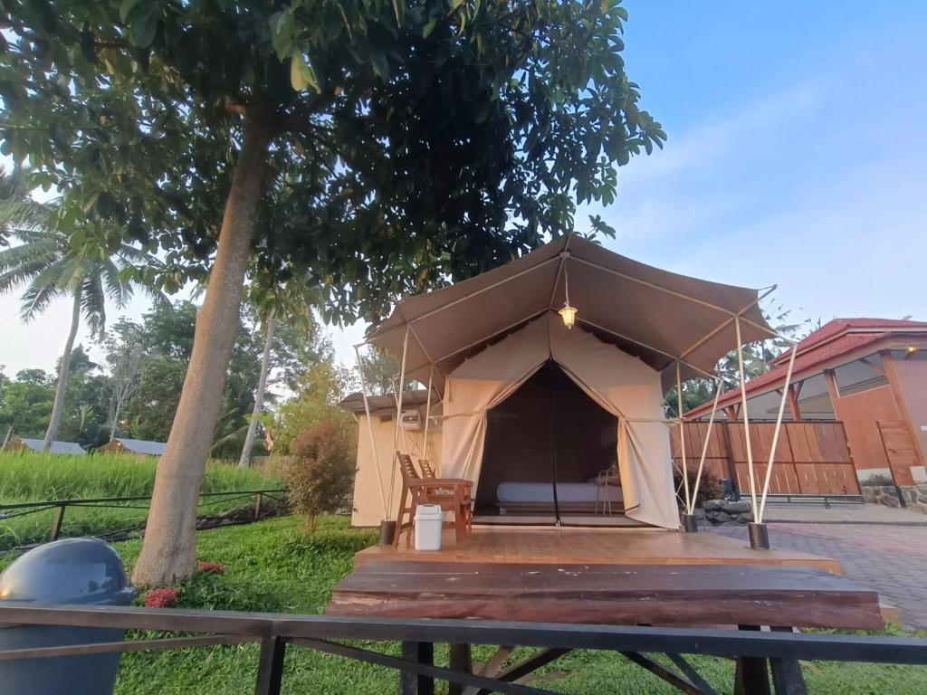 Grand Dafam Signature YIA - Tampilan Luar